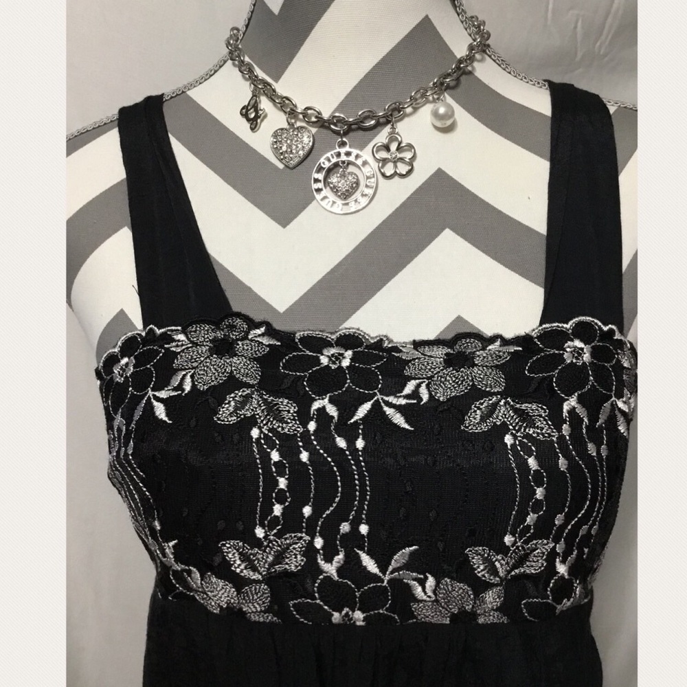 Rachael & Chloe black lace dress